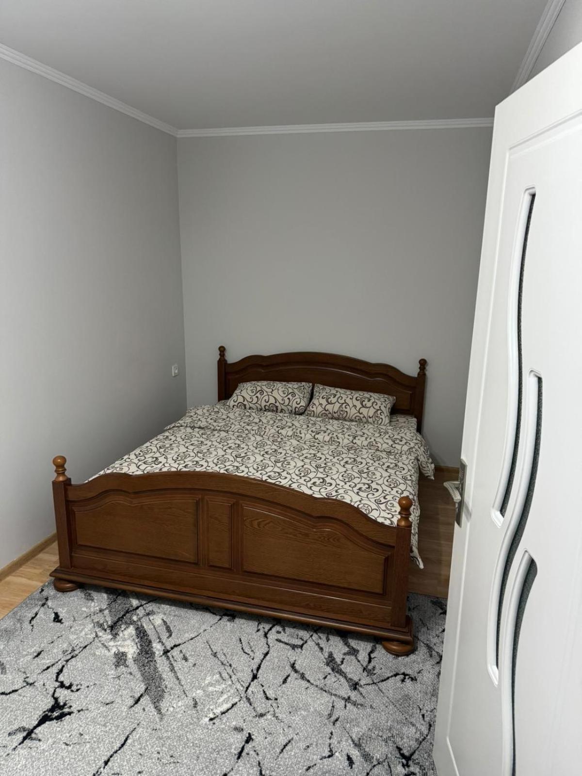 Apartament Str Grenoble Chişinău Extérieur photo
